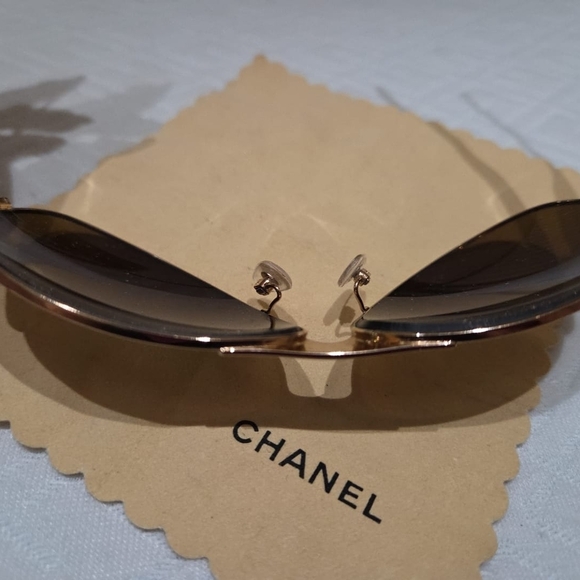 Chanel Metal Gold Frame Sunglasses with CC logo Accents - Picture 8 of 13